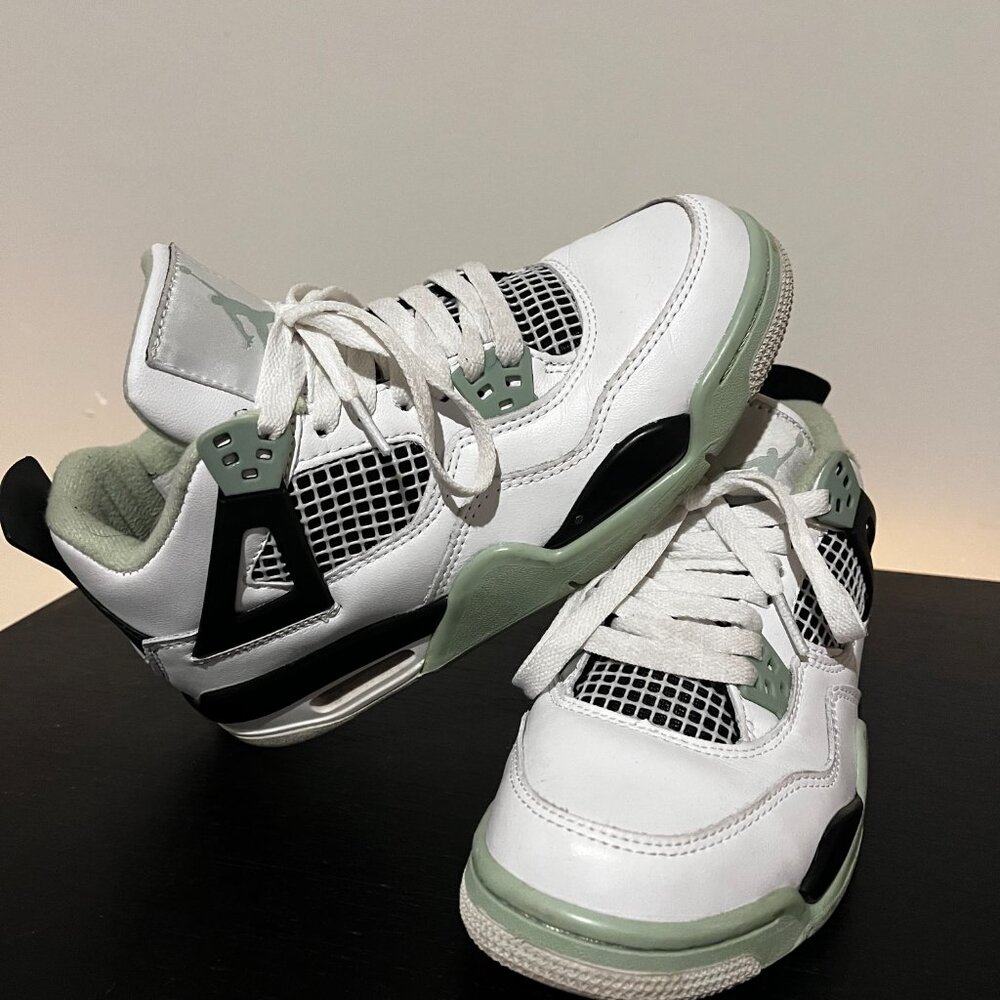 Air Jordan 4 Retro Seafoam